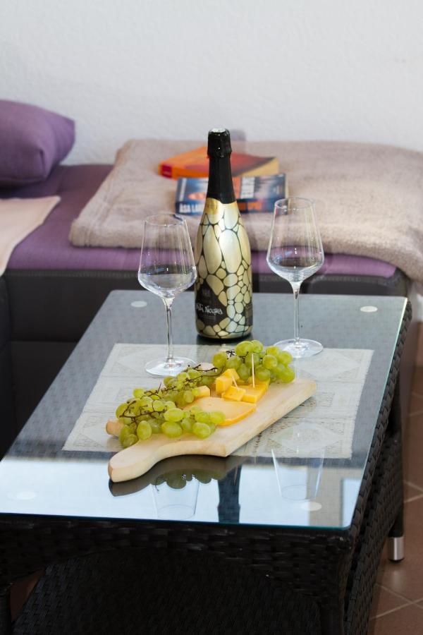 Studio Apartman Nega 2 Rovigno Esterno foto